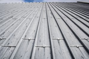 Lire la suite à propos de l’article Dossier complet sur l’utilisation du bac acier pour la toiture
