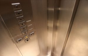 Lire la suite à propos de l’article La cabine d’ascenseur pour la sécurité, le confort et le design