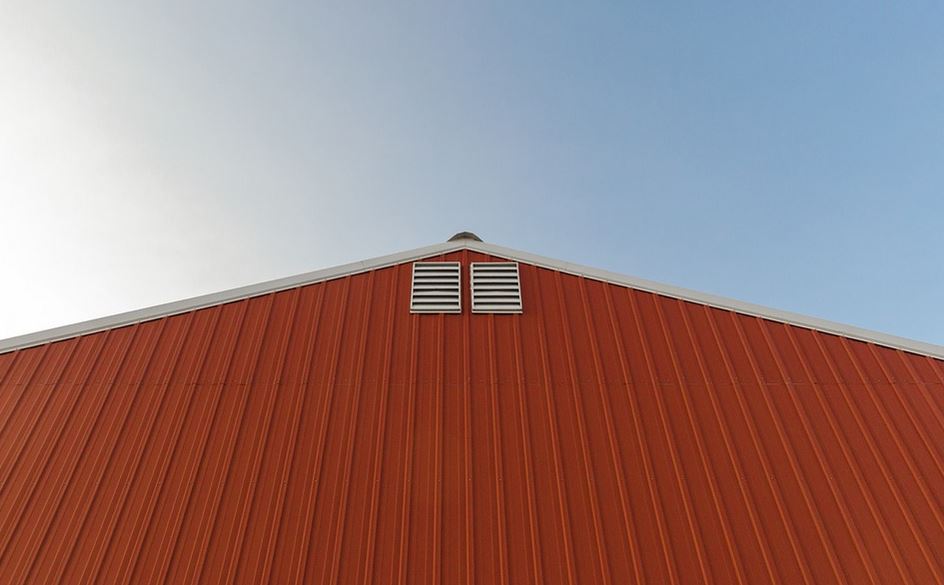 You are currently viewing Pourquoi choisir le bac acier comme revêtement de toiture et de façade ?