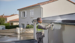 découvrez comment fonctionne le traitement hydrofuge à périgny, ses avantages, et les prix moyens pour protéger efficacement vos surfaces contre l'humidité.